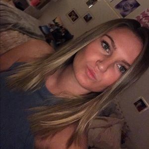 Meet your Posher, Carly