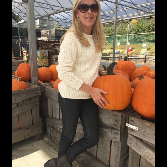 Meet your Posher, Lisa - Picture 2 of 4