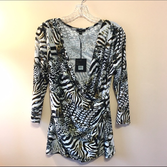 NWT Milano Animal Print V Neck Top Size S