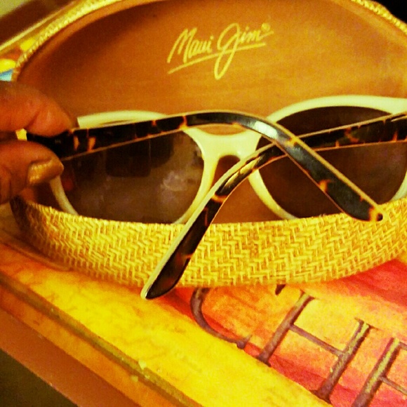 Maui Jim Turtoise cat eye sun glasses main image 5