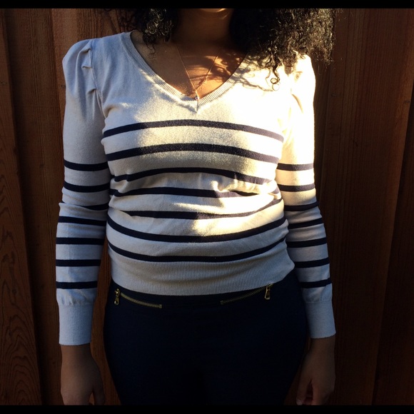 Puffy sleeved striped blouse