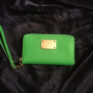 ❗SALE❗Michael Kors wristlet
