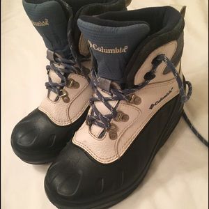 Columbia youth snow boots