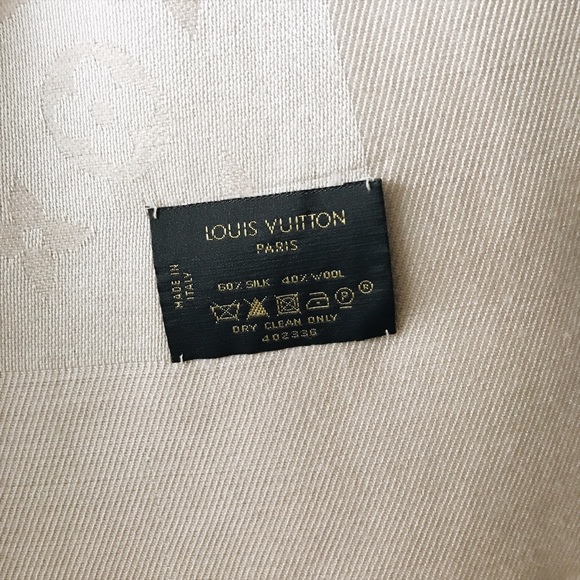 Louis Vuitton Monogram Shawl in Nude - Picture 4 of 4