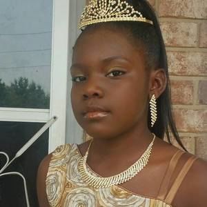 Meet your Posher, Monique