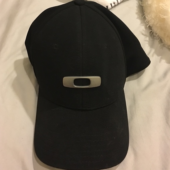 Oakley hat