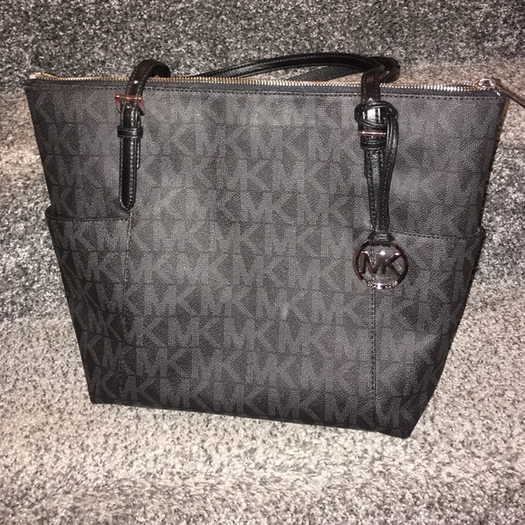 Black MK logo purse - Picture 1 of 3