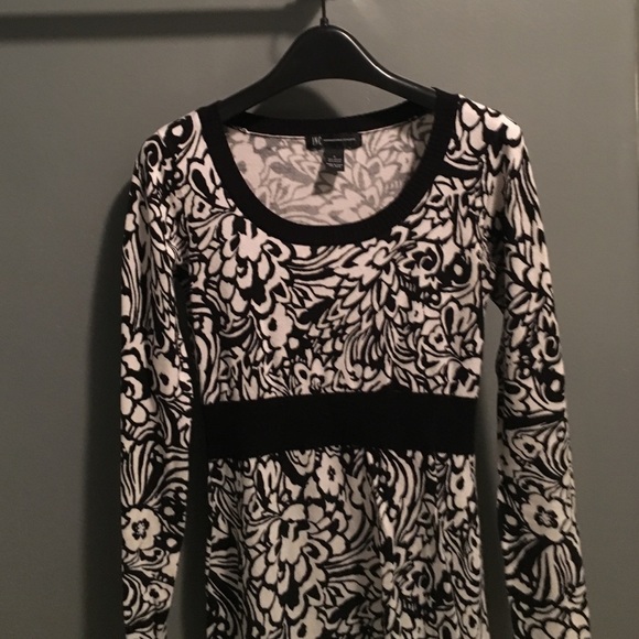 Black and white sweater dress - Picture 2 of 3