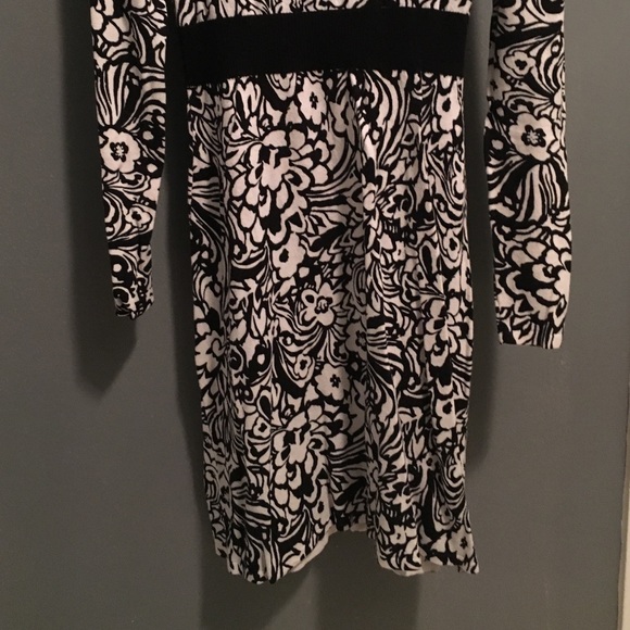 Black and white sweater dress - Picture 3 of 3