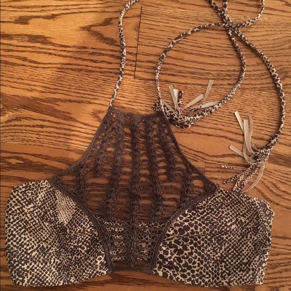 Acacia panama top in snake
