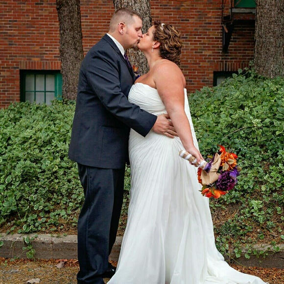 Meet your Posher, Cristina - Picture 1 of 1