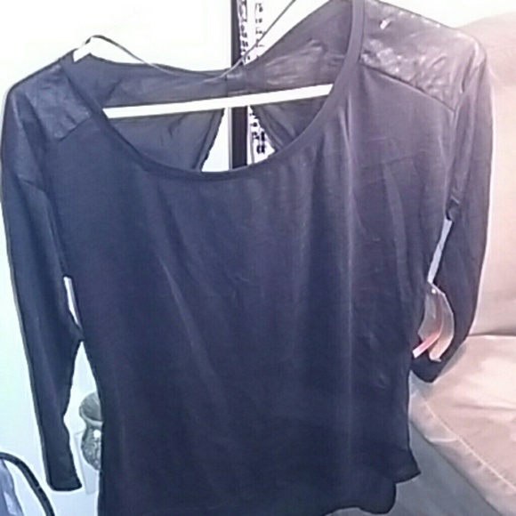 NICE WOMENS Black half sleeve top with open back