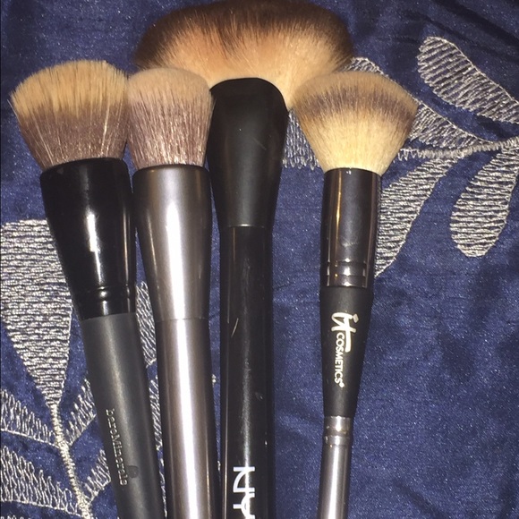 Makeup brushes