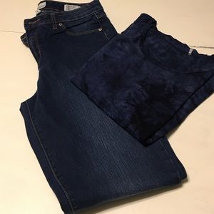 Peace of cloth blue washed denim blue jeans.