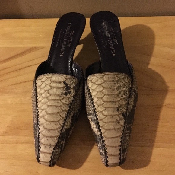 Donald J. Pliner Shoes - DONALD J PLINER MULES 🌸