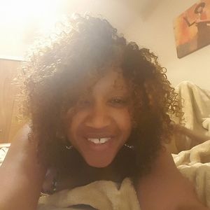 Meet your Posher, Denise