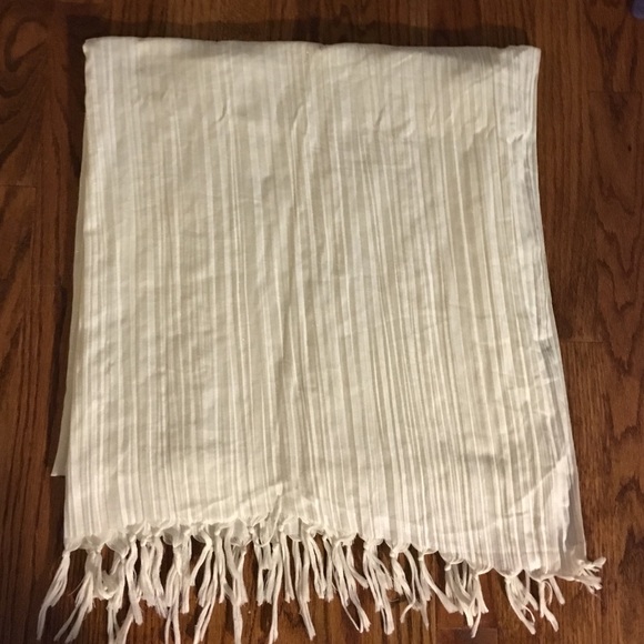 White shimmer scarf