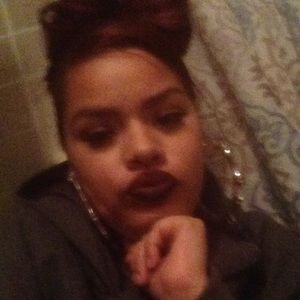 Meet your Posher, Maria