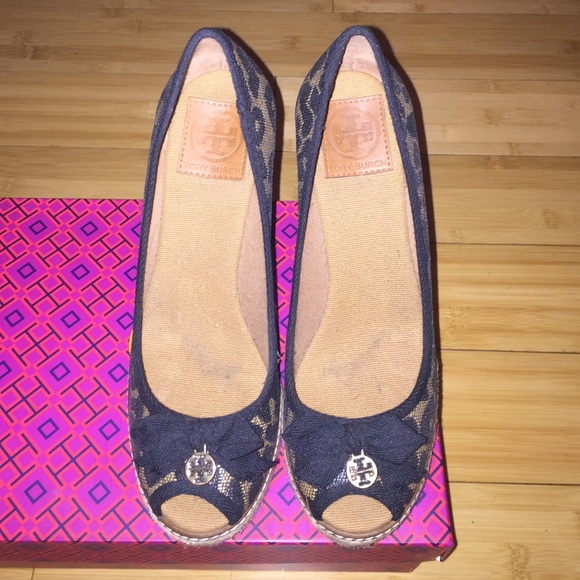Tory Burch leopard espadrille - Picture 2 of 4