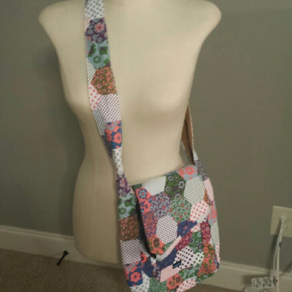 KAVU CROSSBODY BAG
