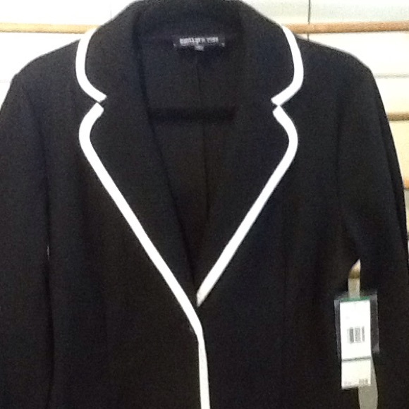 Sweater Black & White Size Large Jacket NWT