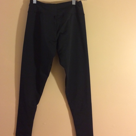 NWT So Sporty athletic capris - Picture 2 of 3