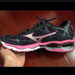 Mizunos running shoes