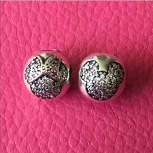 Pandora Minnie and Mickey clips