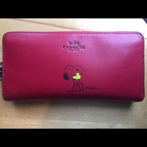 Coach Limited Edition Snoopy wallet