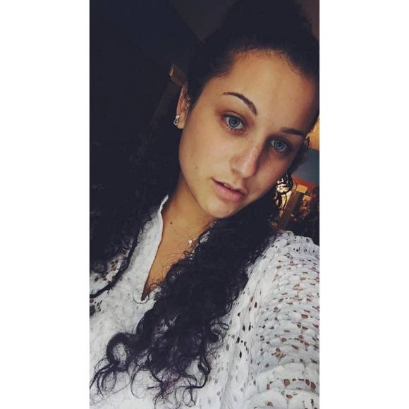 Meet your Posher, Shana