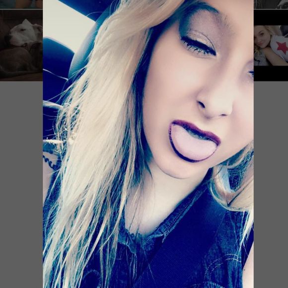 Meet your Posher, Dakota