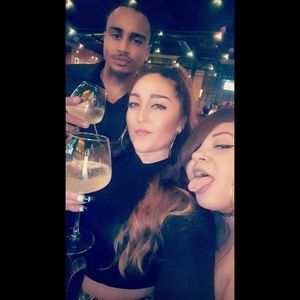 Meet your Posher, Arielle