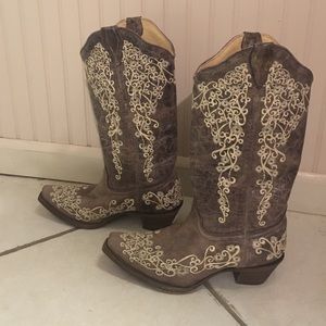 Vintage corral cream embroidered boots