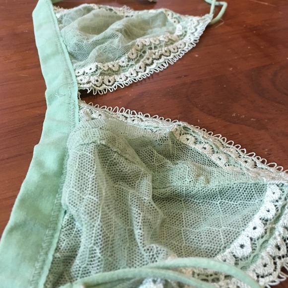 UO Lace detailed mesh bralette - Picture 3 of 3