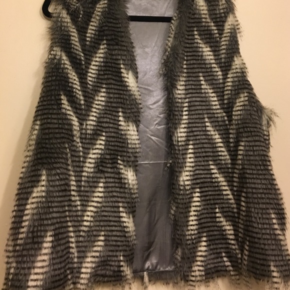Fur Vest - Picture 2 of 3