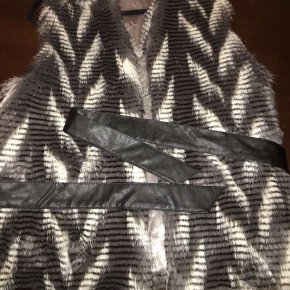Fur Vest - Picture 3 of 3