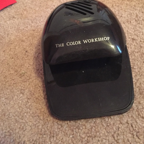 Nail dryer