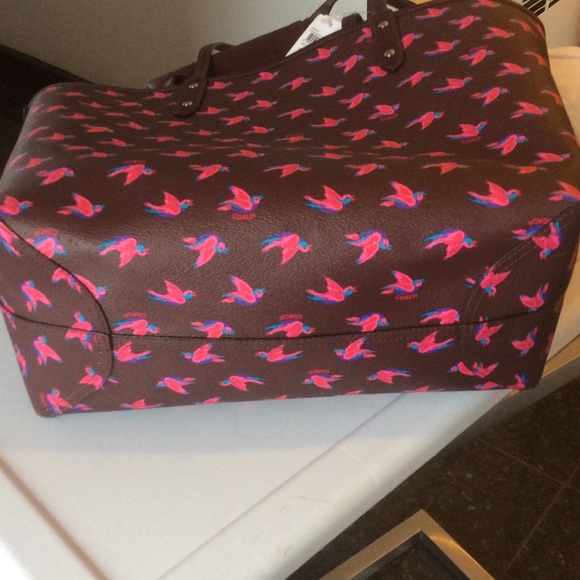 🆕COACH Happy Birds Reversible City Tote - Picture 4 of 4
