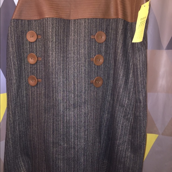 Black/white with brown trim skirt