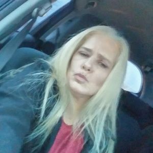 Meet your Posher, Leona