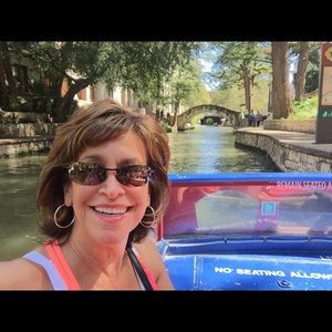 Meet your Posher, Debra