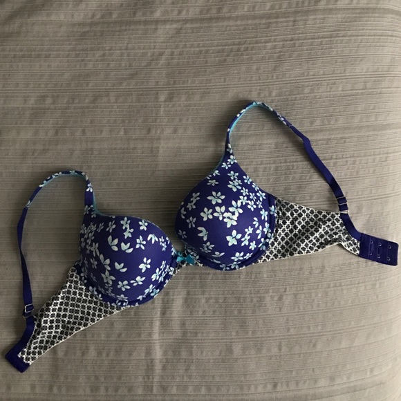 VS blue floral bra