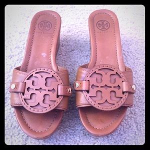 Tory Burch Madalena wedge sandals 7.5  Miller