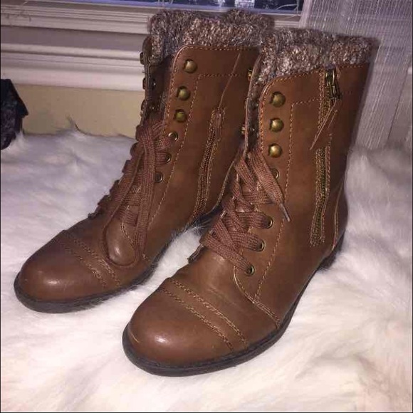 Combat boots
