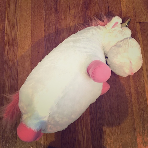 Brandy Melville Other - FINAL SALE!!! DESPICABLE ME FLUFFY UNICORN!!! 💟