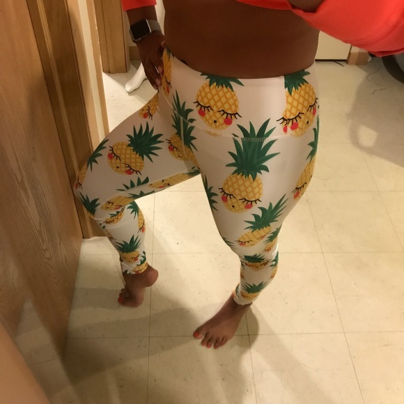 Medium sized flexi lexi pineapple pants - Picture 4 of 5