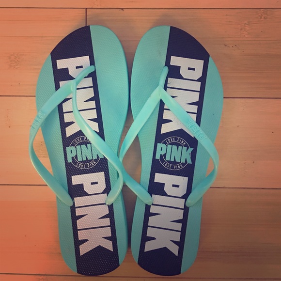 PINK VS FLIP FLOPS