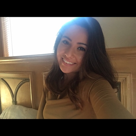 Meet your Posher, Ashley