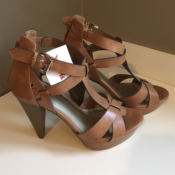 Authentic G by Guess Heels (Size 9.5)