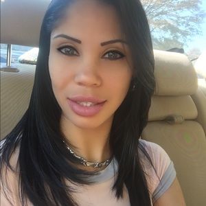 Meet your Posher, Desiree